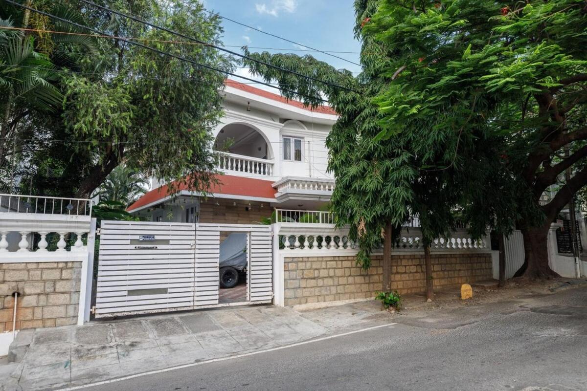 Westside Bungalow By Jadecaps Nr Wtc Rajajinagar Villa Bangalore Eksteriør billede